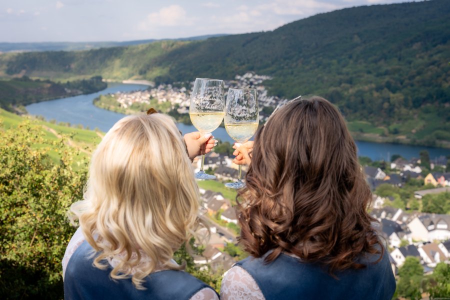 Weinmajestäten Lia Romy Blick auf Lay